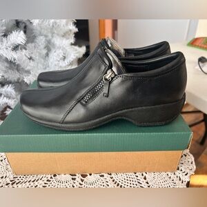 Clarks Black Leather Women's Shoes